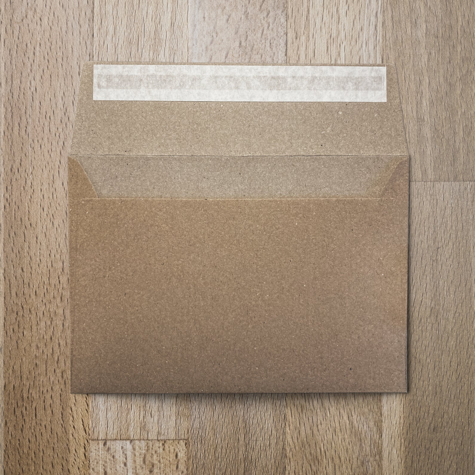 Briefumschlag aus Kraftpapier - Undarstellbar
