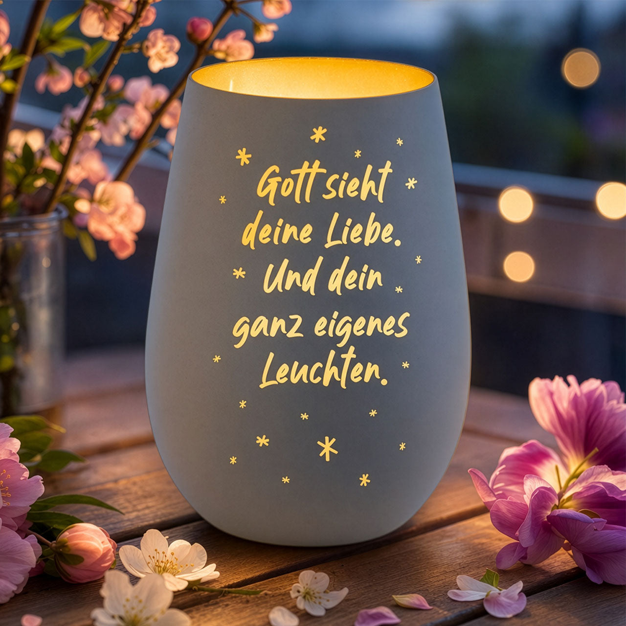 Windlicht Gott sieht deine Liebe. Und dein ganz eigenes Leuchten.